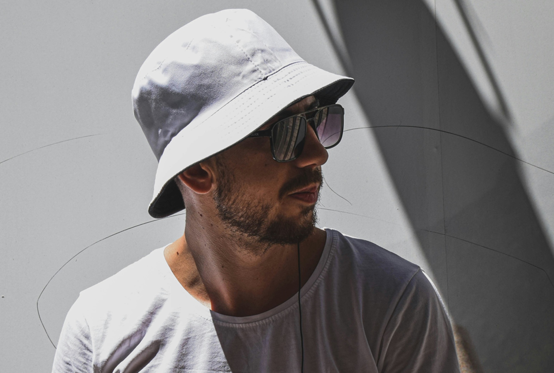 Bob homme : comment porter chapeau en toile pour homme ?