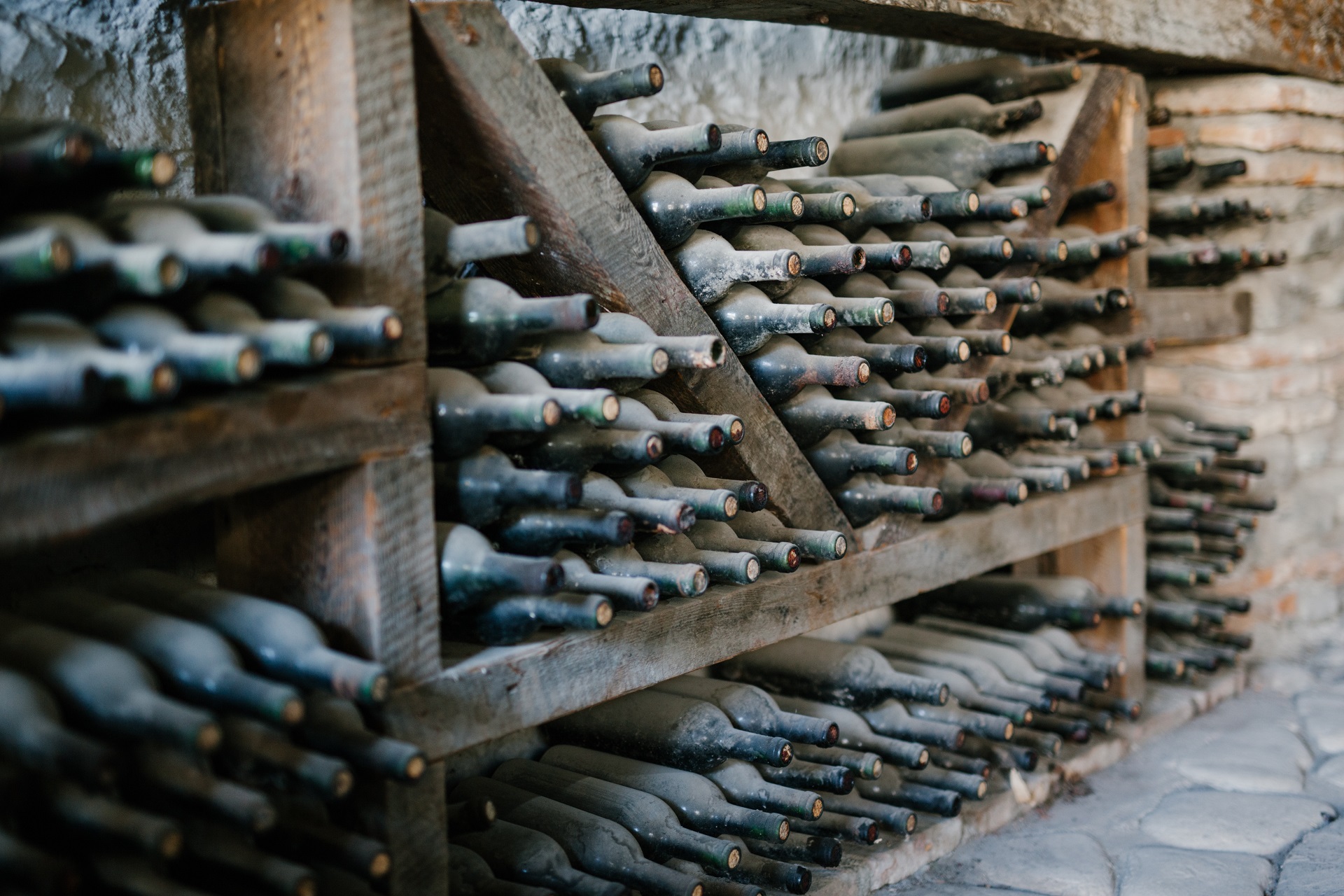 Investir dans le vin : pourquoi opter pour le vin d'investissement ?