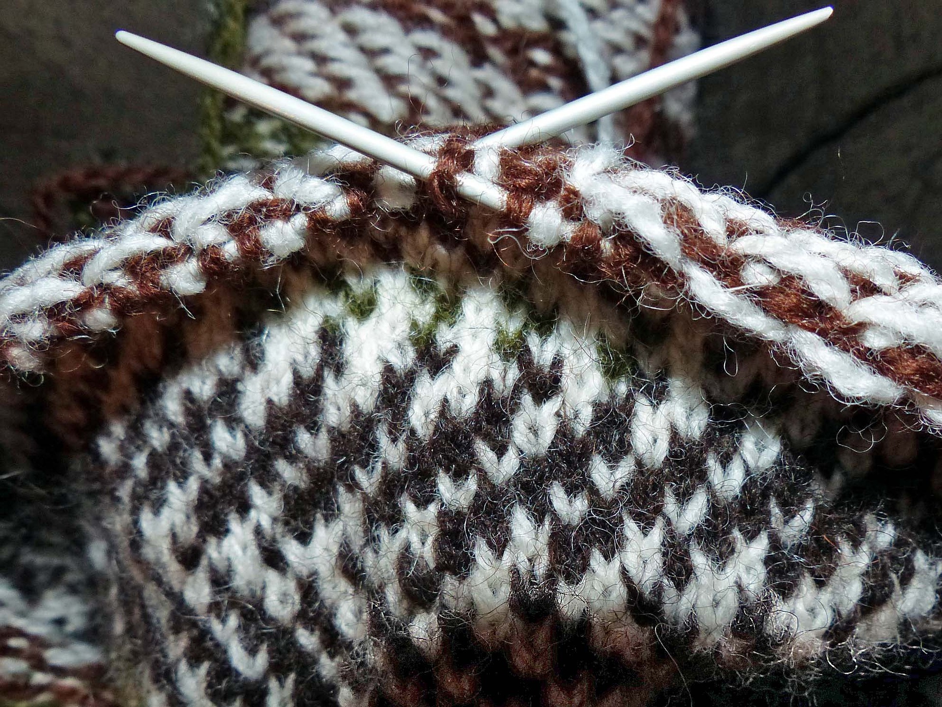 Tricot style nordique en cours de tricotage