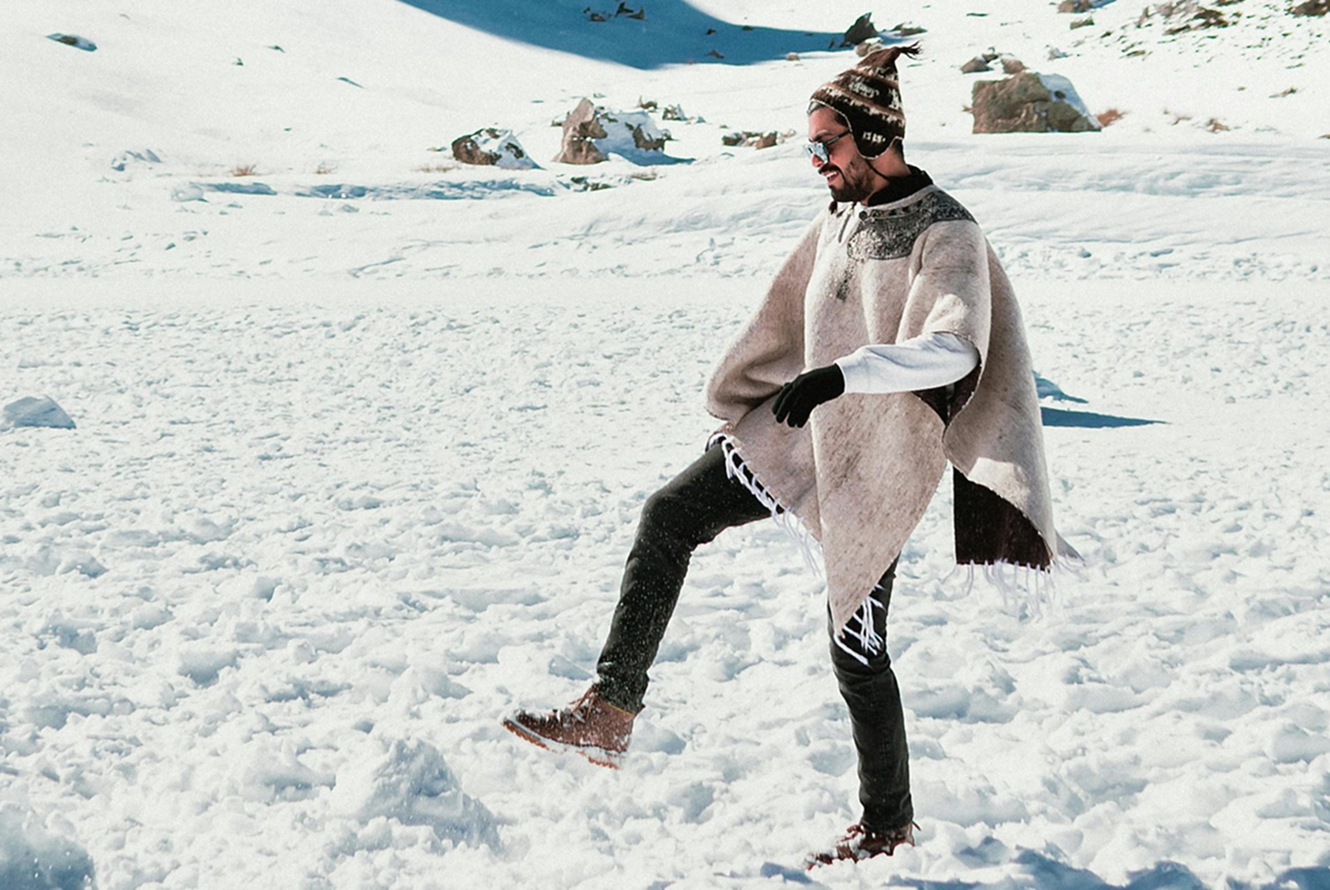 Poncho péruvien : comment porter la cape péruvienne pour se protéger du froid ?