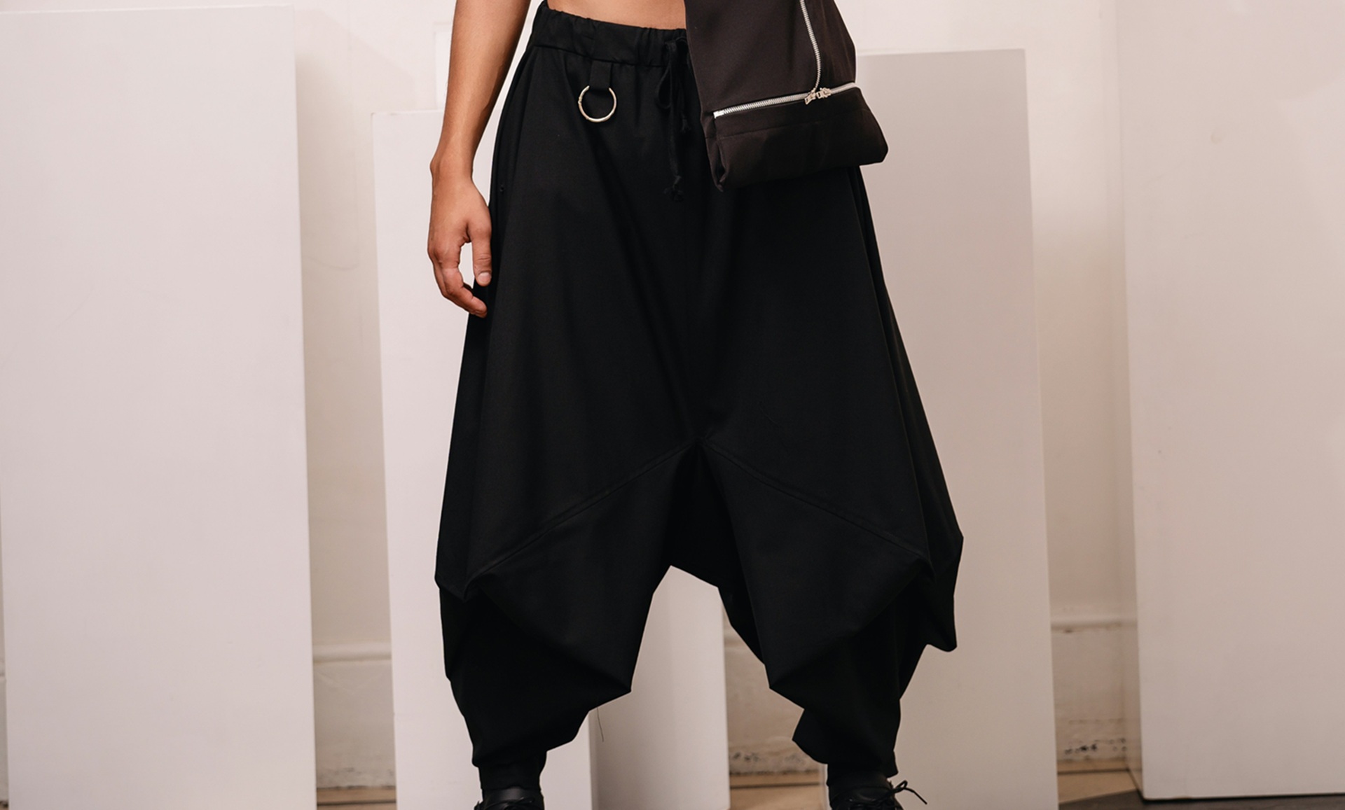 Pantalon japonais homme : comment porter le pantalon tobi homme ?