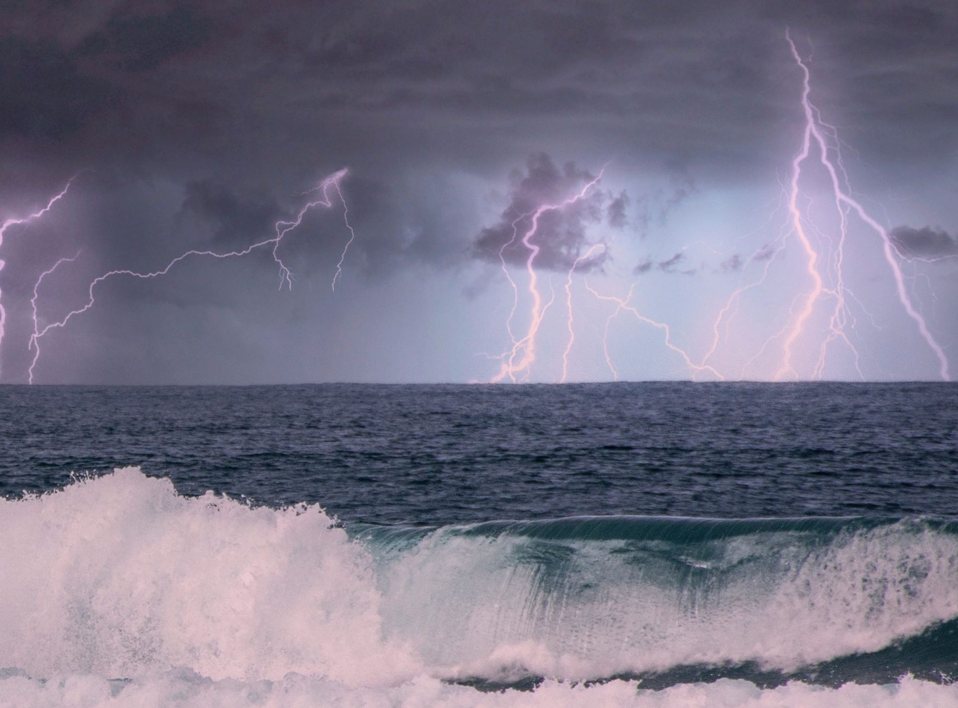 Les dangers de la baignade lors d'un orage en mer