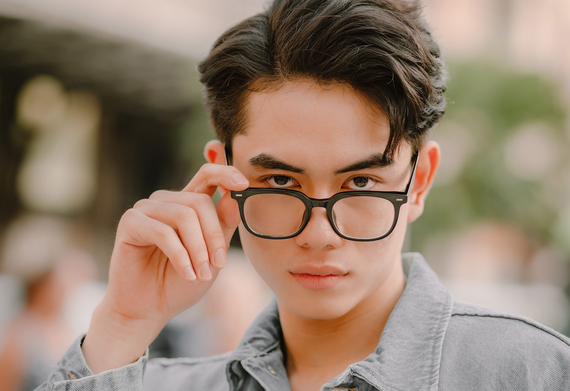 Montures de lunettes tendance : quel modèle de monture choisir ?