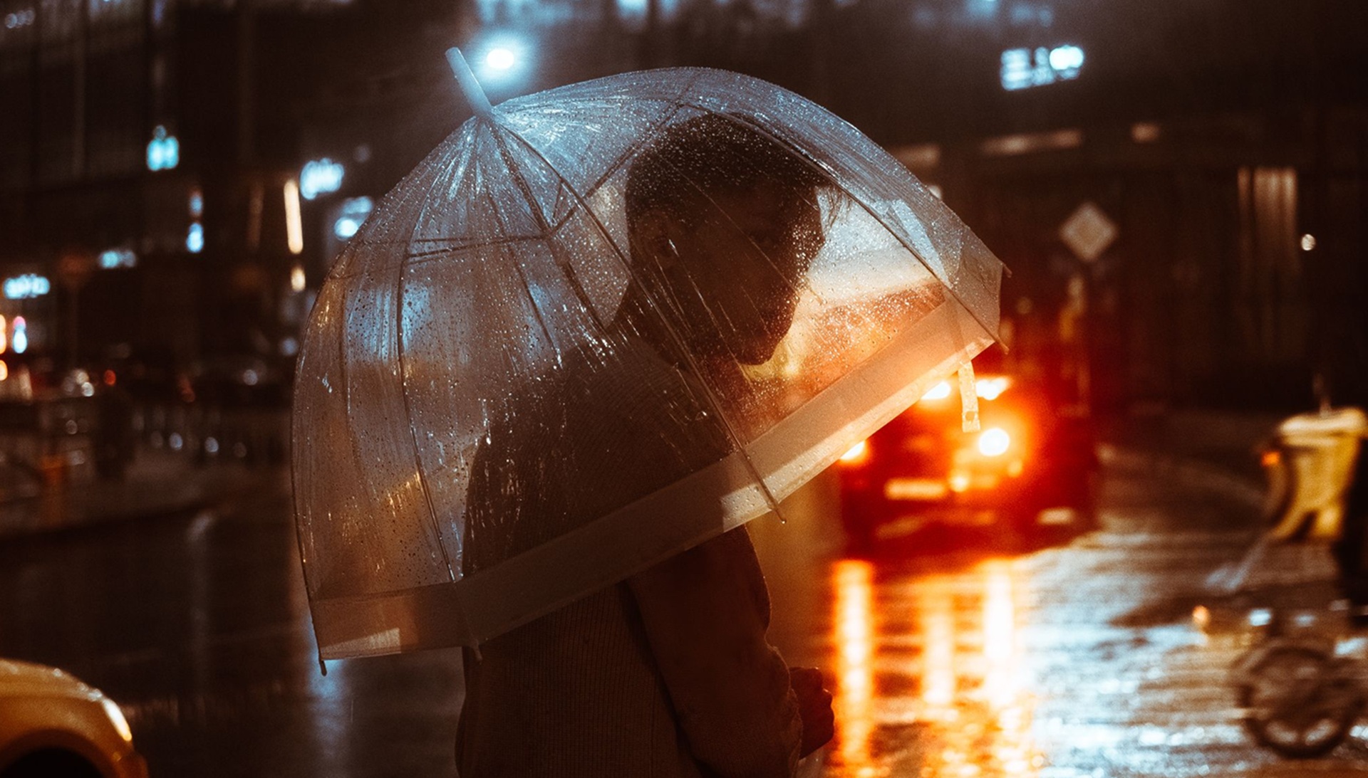 Parapluie cloche transparent solide et design